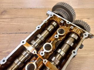 bontott VW GOLF VI Vezérműtengely Házzal