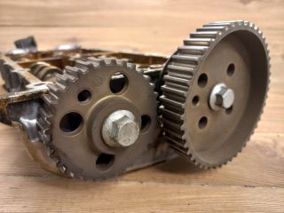 bontott VW GOLF VI Vezérműtengely Házzal