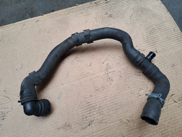 bontott VW GOLF VI Vízhűtő Cső Alsó