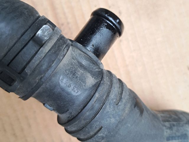 bontott VW GOLF VI Vízhűtő Cső Alsó