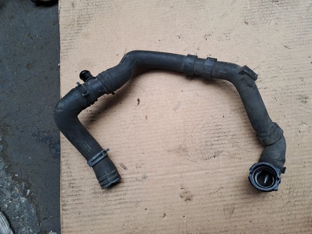 bontott VW GOLF VI Vízhűtő Cső Alsó