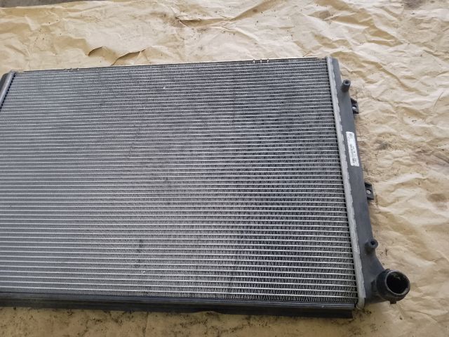 bontott VW GOLF VI Vízhűtő Radiátor (Klímás)