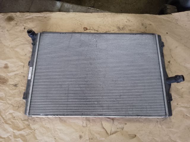 bontott VW GOLF VI Vízhűtő Radiátor (Klímás)