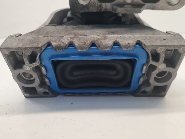 bontott VW GOLF VI Motor Tartó Bak (Fém)