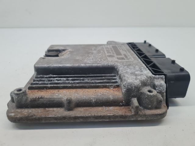 bontott VW GOLF VI Motorvezérlő