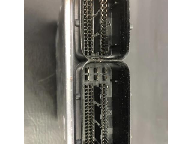 bontott VW GOLF VI Motorvezérlő