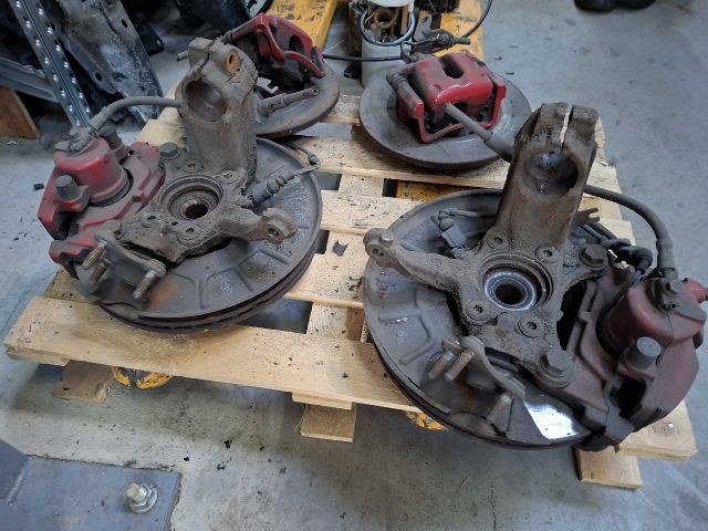 bontott VW GOLF VI Első Pár Fék Szett (Nyereg, Tárcsa, Betét)