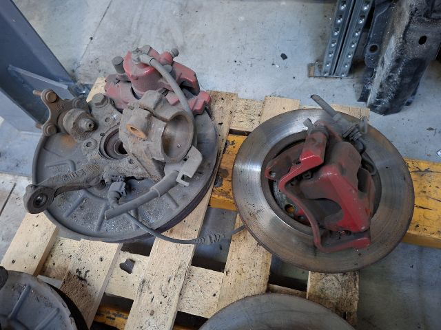 bontott VW GOLF VI Első Pár Fék Szett (Nyereg, Tárcsa, Betét)