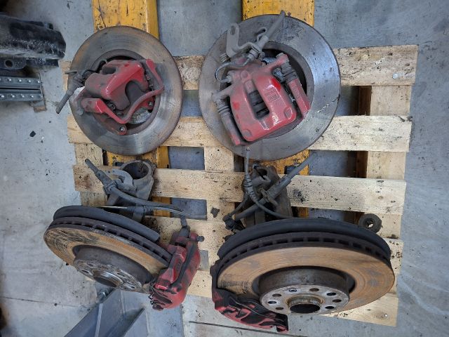 bontott VW GOLF VI Első Pár Fék Szett (Nyereg, Tárcsa, Betét)