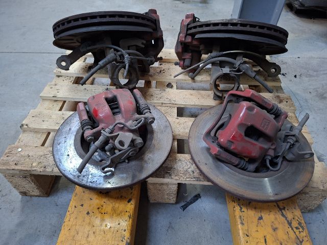 bontott VW GOLF VI Első Pár Fék Szett (Nyereg, Tárcsa, Betét)