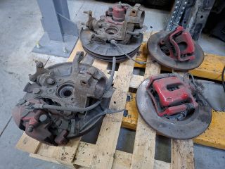 bontott VW GOLF VI Első Pár Fék Szett (Nyereg, Tárcsa, Betét)