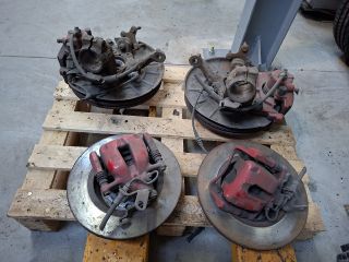 bontott VW GOLF VI Első Pár Fék Szett (Nyereg, Tárcsa, Betét)