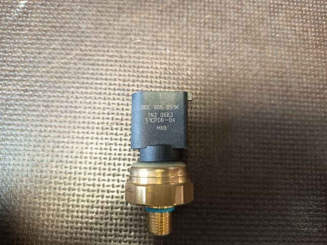 bontott VW GOLF VI Jeladó (Magában)