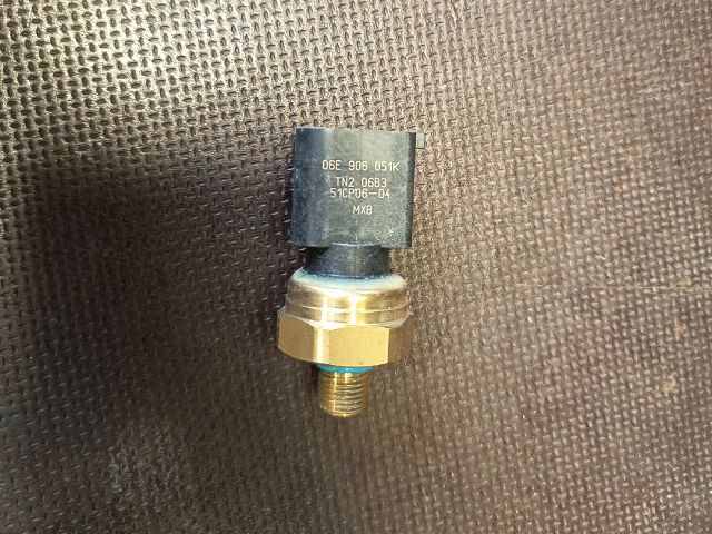 bontott VW GOLF VI Jeladó (Magában)