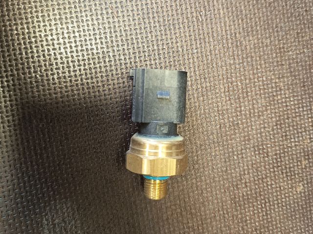 bontott VW GOLF VI Jeladó (Magában)