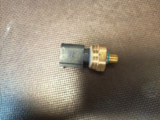 bontott VW GOLF VI Jeladó (Magában)