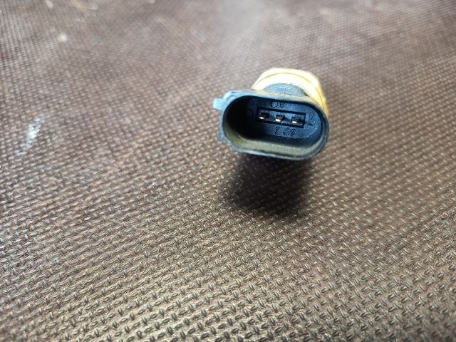 bontott VW GOLF VI Jeladó (Magában)