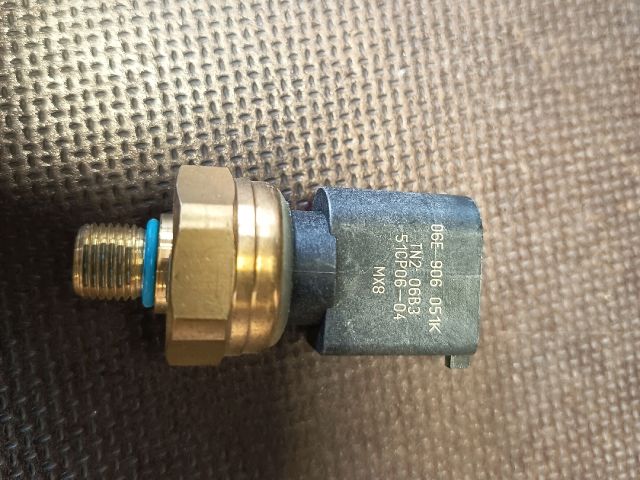 bontott VW GOLF VI Jeladó (Magában)