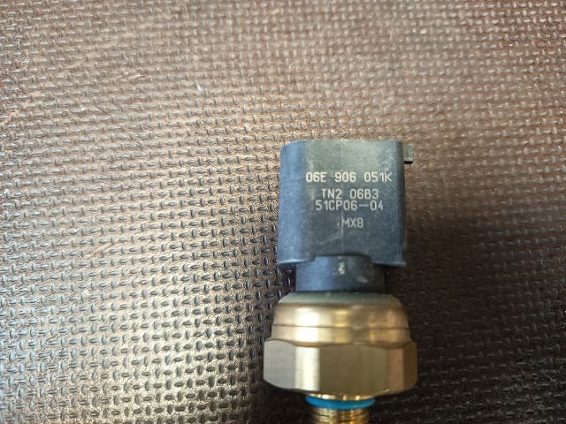 bontott VW GOLF VI Jeladó (Magában)