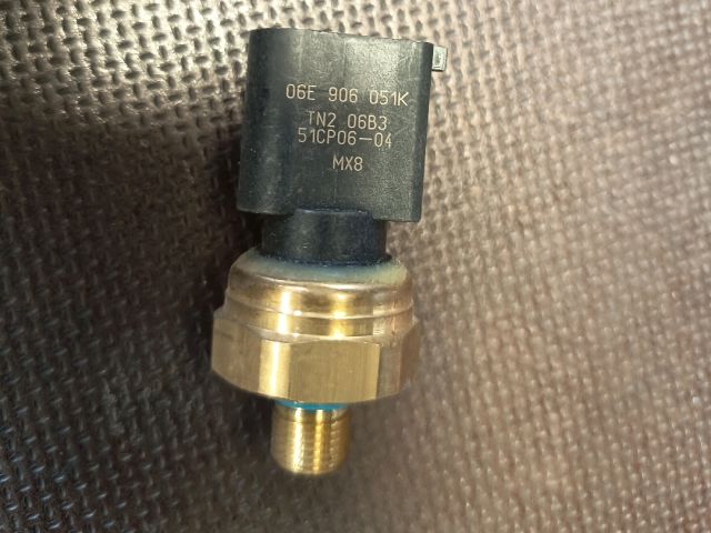 bontott VW GOLF VI Jeladó (Magában)