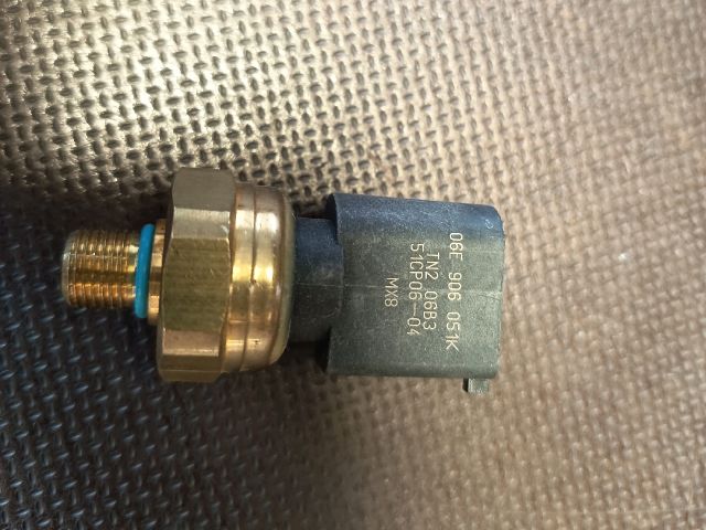 bontott VW GOLF VI Jeladó (Magában)