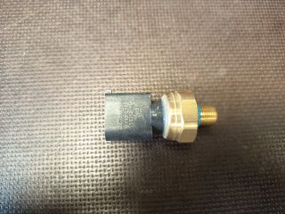 bontott VW GOLF VI Jeladó (Magában)