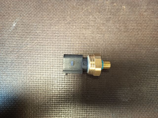 bontott VW GOLF VI Jeladó (Magában)