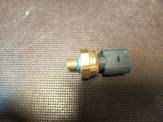 bontott VW GOLF VI Jeladó (Magában)