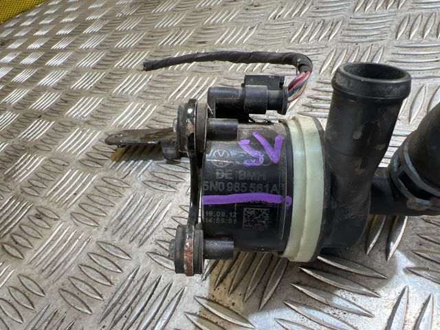 bontott VW GOLF VI Vízpumpa