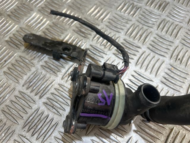 bontott VW GOLF VI Vízpumpa