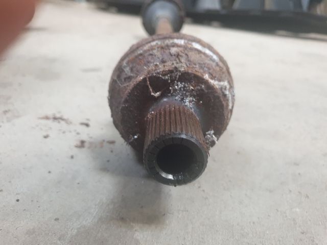 bontott VW GOLF VI Bal hátsó Féltengely