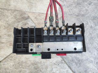 bontott VW GOLF VI Biztosítéktábla Motortér