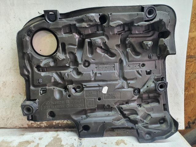 bontott VW GOLF VI Felső Motorburkolat