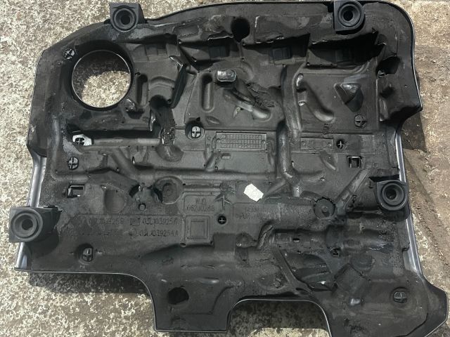 bontott VW GOLF VI Felső Motorburkolat