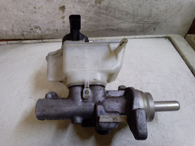 bontott VW GOLF VI Főfékhenger