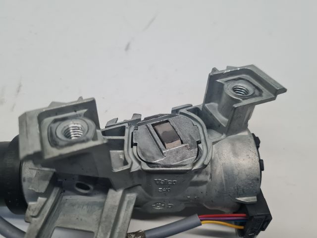 bontott VW GOLF VI Gyújtáskapcsoló Házzal