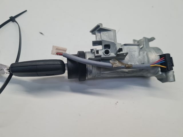 bontott VW GOLF VI Gyújtáskapcsoló Házzal