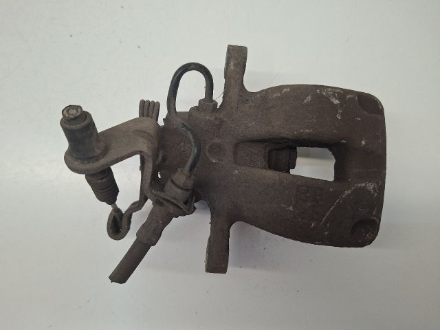 bontott VW GOLF VI Jobb hátsó Féknyereg Munkahengerrel