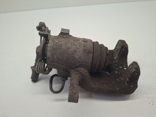 bontott VW GOLF VI Jobb hátsó Féknyereg Munkahengerrel