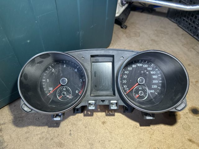 bontott VW GOLF VI Kilométeróra