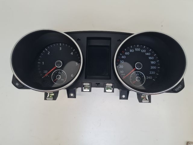 bontott VW GOLF VI Kilométeróra