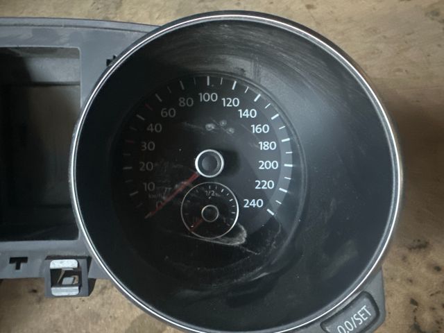 bontott VW GOLF VI Kilométeróra