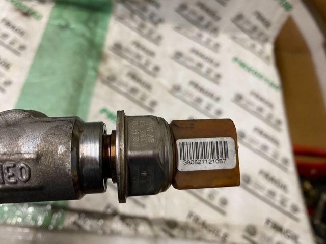 bontott VW GOLF VI Közösnyomócső