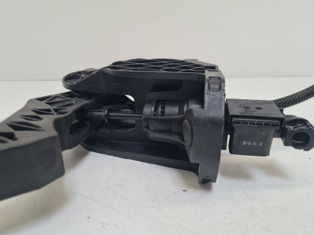 bontott VW GOLF VI Kuplung Pedál