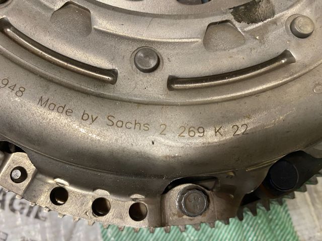 bontott VW GOLF VI Kuplung Szett Lendkerékkel