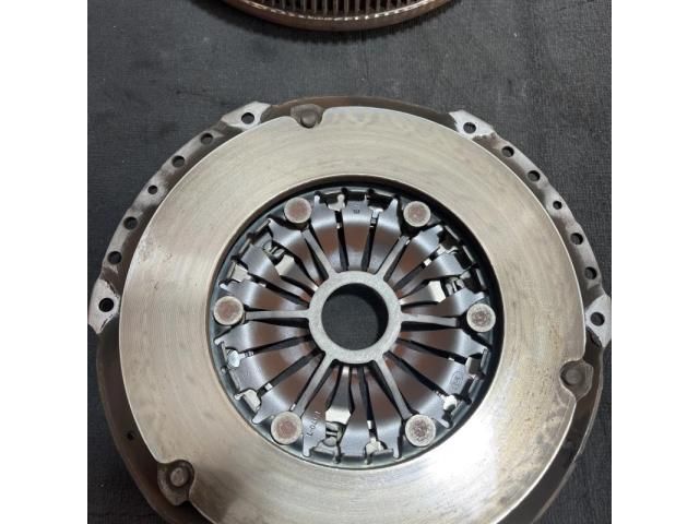 bontott VW GOLF VI Kuplung Szett (Szerkezet, Tárcsa)