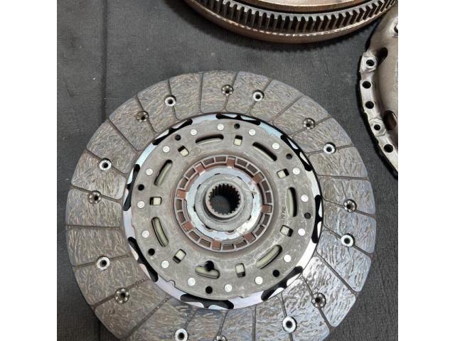 bontott VW GOLF VI Kuplung Szett (Szerkezet, Tárcsa)