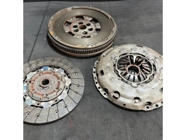 bontott VW GOLF VI Kuplung Szett (Szerkezet, Tárcsa)