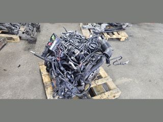 bontott VW GOLF VI Motor (Fűzött blokk hengerfejjel)