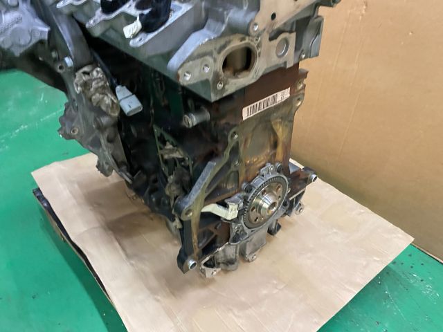 bontott VW GOLF VI Motor (Fűzött blokk hengerfejjel)